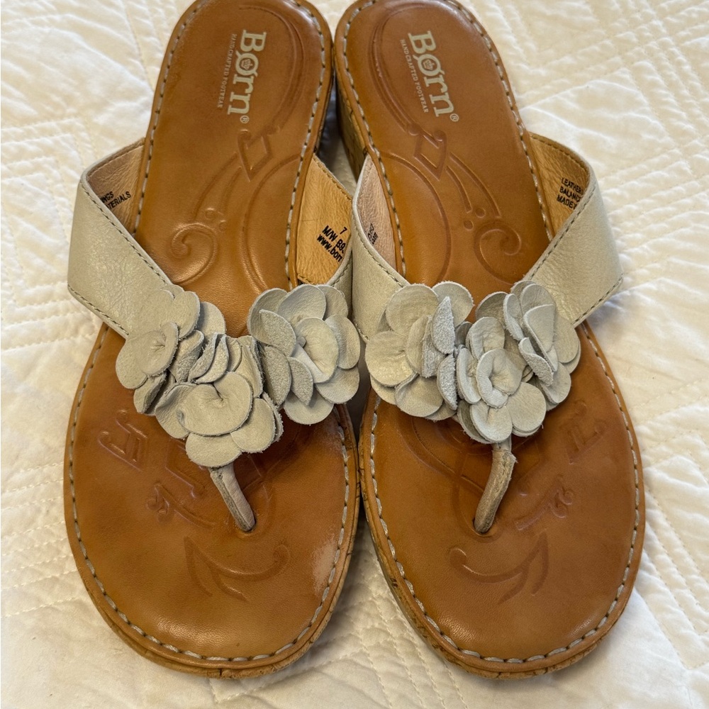 Born Taupe Leather Floral Cork Platform Wedge Sandals Size 7